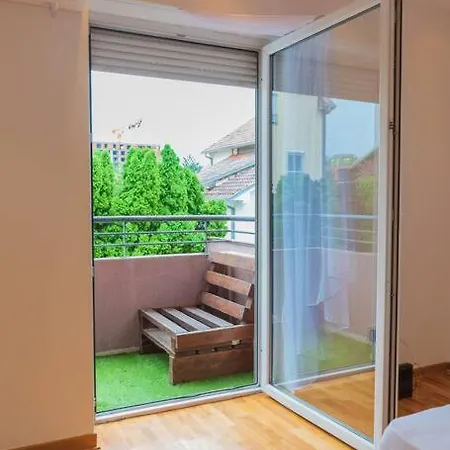 Royalux Zemun Residences *