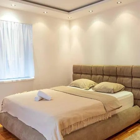 Royalux Zemun Residences * Beograd